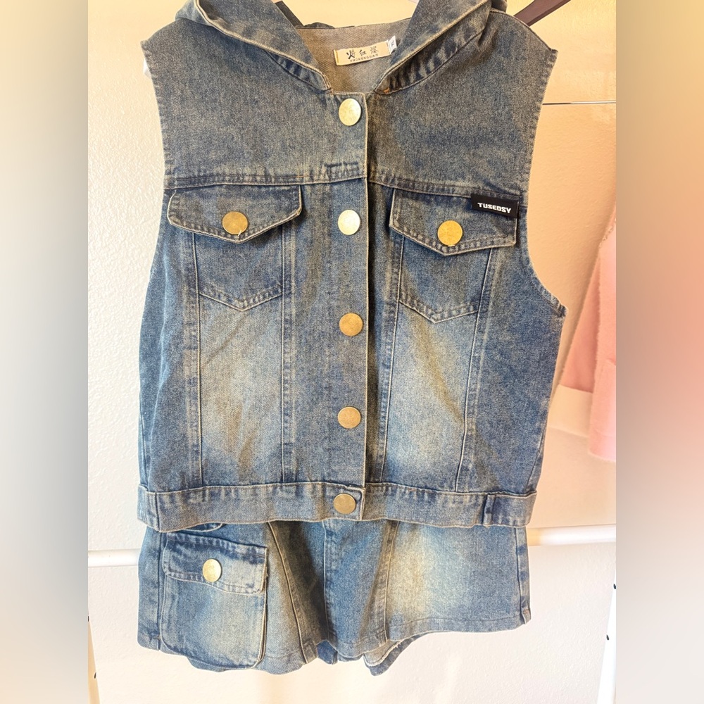 Stylish blue hooded denim vest and pantskirt suit
